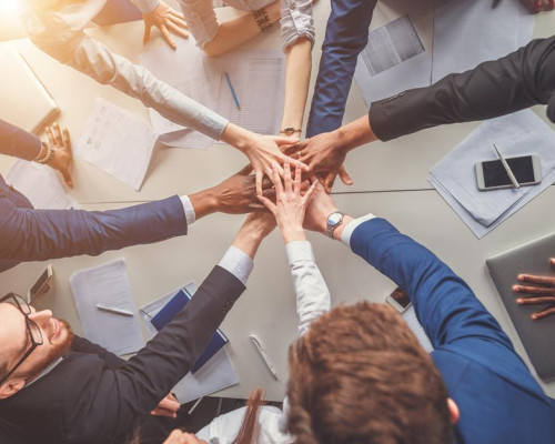 Como líderes de verdade inspiram resultados sem precisar cobrar